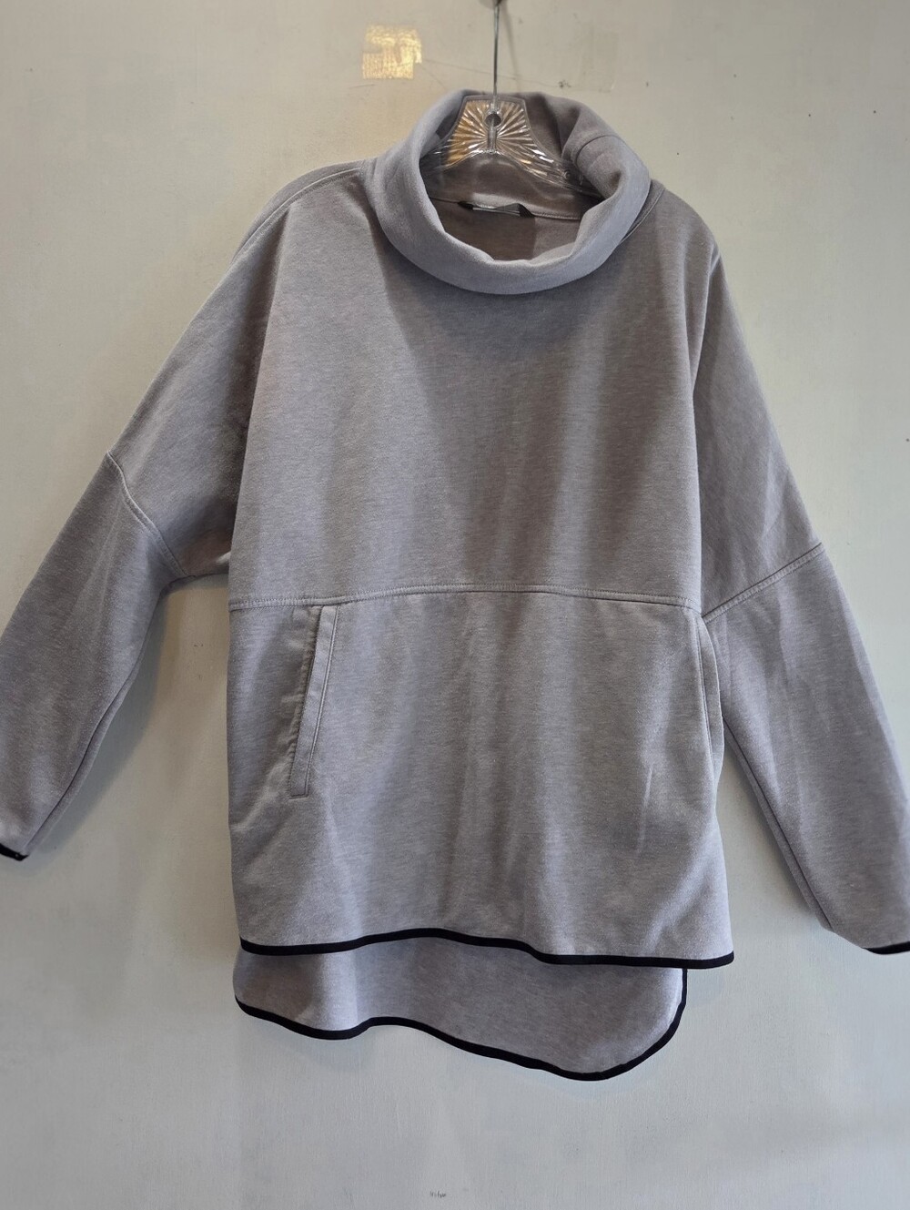 The North Face Light Gray Funnel Neck Pullover EUC Large Shrug Poncho Jacket